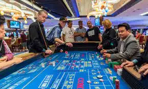 How does one play baccarat online? Why is it so widely used?