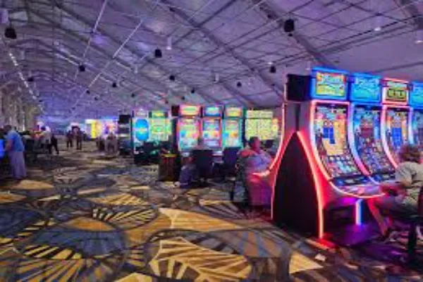 How Graphics and Sounds Contribute to Slot Machines
