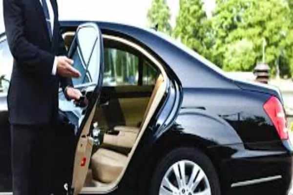 Why Choose Limo Service for Your Airport Transfers? The Benefits Explained