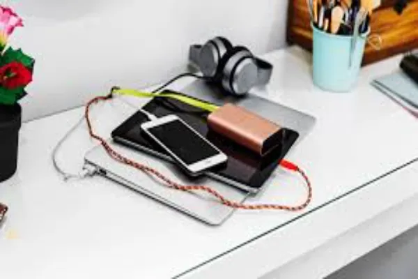 What are the Key Features to Look for in a Phone Charger?