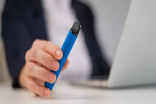 Traveling with Disposable Vapes: Tips and Experience