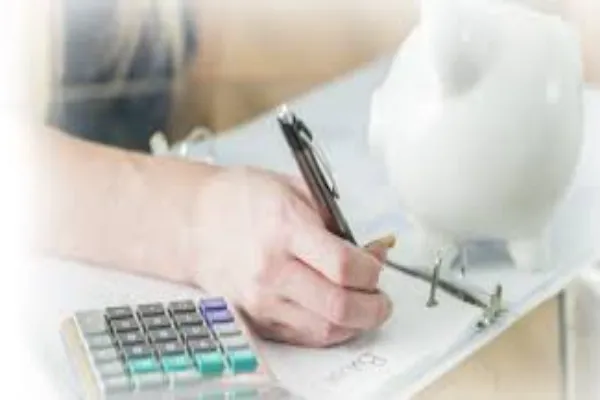 A Beginner’s Guide to Using a Student Loan Refinance Calculator