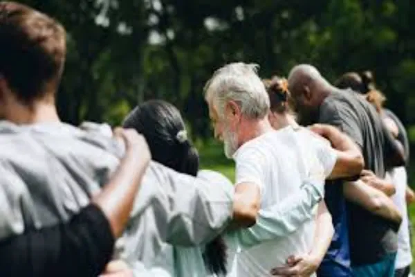 Serving the Fringe: Stories and Lessons From Helping People in Their Toughest Moments