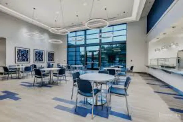 Retail and Hospitality Floor Solutions That Handle Heavy Traffic