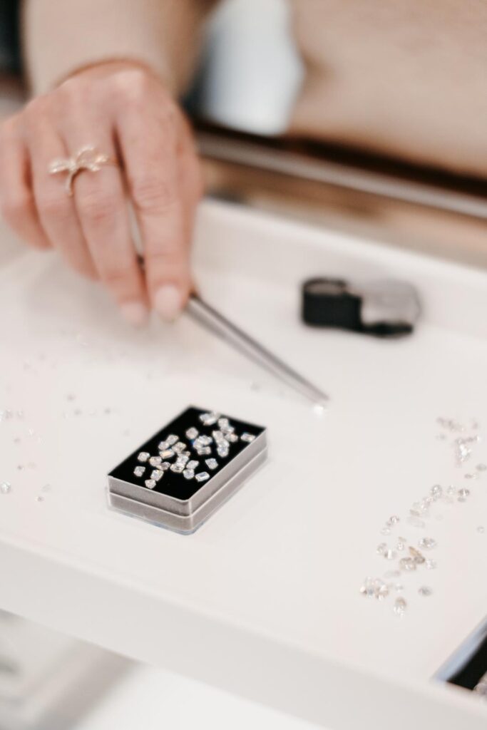A Wedding Band Diamond Specialist, Picking out Diamonds